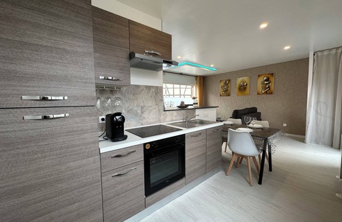 Huttenheim Apartment | L'aphrodite