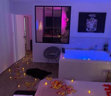 Besancon Apartment | L’appart[é] BLACK superbe appartement pop !