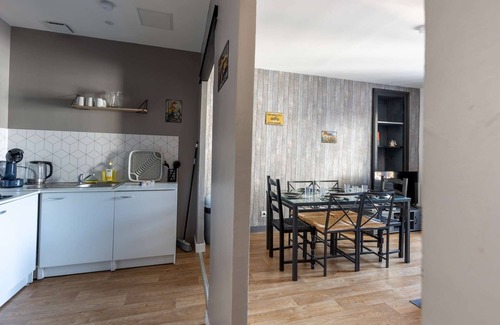 Republique Apartment | L'appart K-za -wifi Fibre- Checkin Auto- 6 p