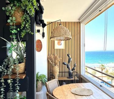 Santa Margarida Apartment | L’Appart-Rosas bohème chic, au bord de la mer