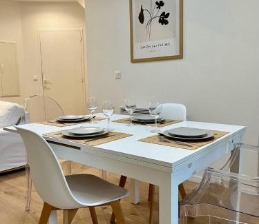 Saint-Honore - Jeanne d'Arc Apartment | L' Appart' , tendance et épuré avec bel extérieur, proche du centre