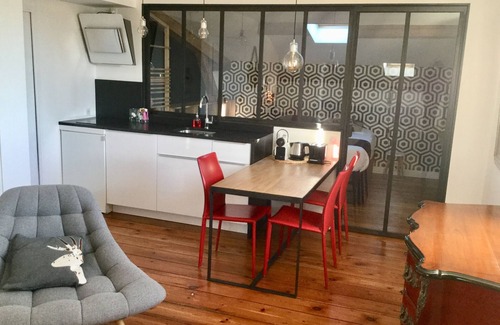 Bordeaux Golden Triangle Apartment | L'appartement de Margot *