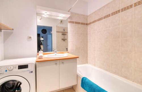 Fontaine-Bayonne-Cartoucherie Apartment | L'Arène de coeur - appt avec piscine partagée