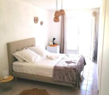 Saint-Jean-de-Maruejols-et-Avejan Bed & Breakfast | L'arbre qui chante