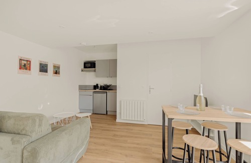 Decines-Charpieu Apartment | L'Atelier Chic