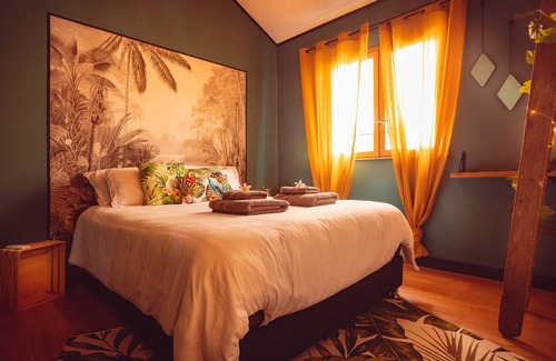 Cap Champagne Apartment | L'Atypik, a favorite apartment in the center of town!