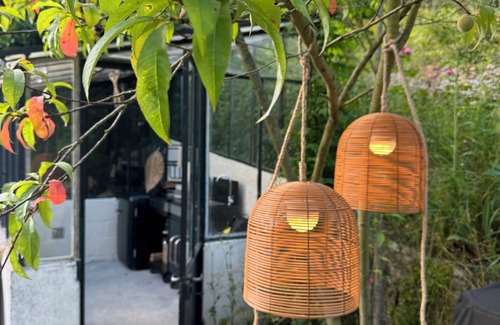 Saint-Lubin-des-Joncherets House | L'Avre de Paix, at the water's edge