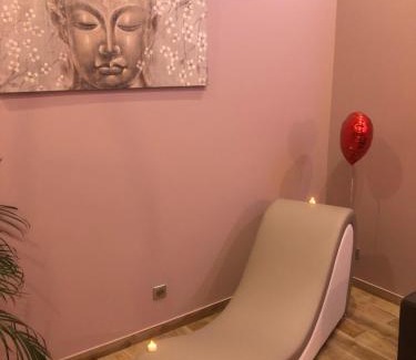 Maisons-Alfort Apartment | L EDEN et sa love room avec balnéothérapie