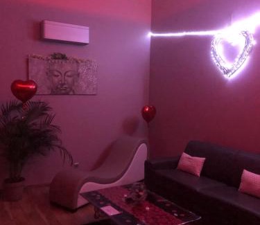 Maisons-Alfort Apartment | L EDEN et sa love room avec balnéothérapie