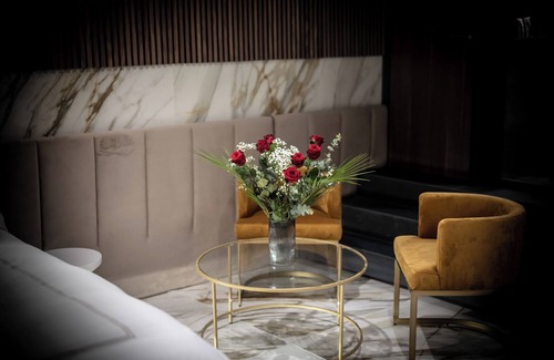 Martigues Apartment | l'Élixir welcomes you for a romantic stay in the center of Martigues.