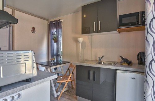 Villelaure Cottage | L'Escale - private Jacuzzi loft and hammam