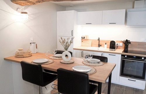 Cremieu Apartment | L'Escapade - Spacious duplex