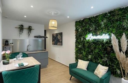 Evreux Apartment | L'ESMERALDA SPA