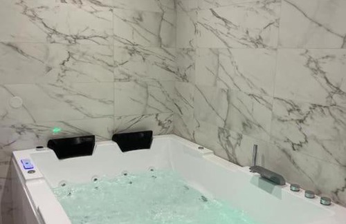 Evreux Apartment | L'ESMERALDA SPA