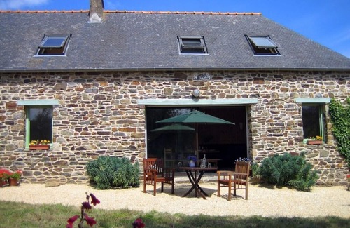 Pommerit-Jaudy Cottage | L'Etable - Delightful holiday cottage close to the beautiful Pink Granite Coast