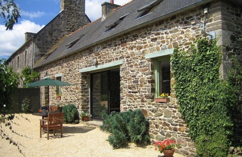 Pommerit-Jaudy Cottage | L'Etable - Delightful holiday cottage close to the beautiful Pink Granite Coast
