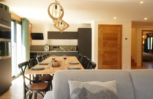 Chamrousse Cottage | L'Etincelle Mountain Lodge - Gîte "Côté Lac" sleeps 14 4 stars