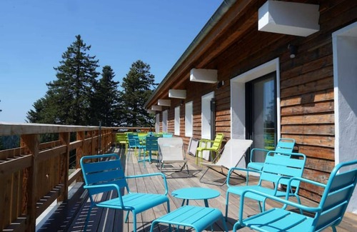 Chamrousse Cottage | L'Etincelle Mountain Lodge - Gîte "Côté Lac" sleeps 14 4 stars