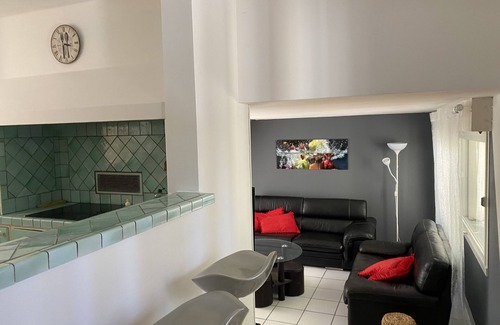 Lauris Villa | L'EVIDENCE 6000 m² of pine forest - heated swimming pool 12x6 m'with safety fence