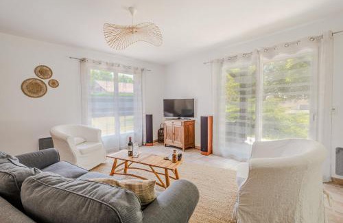 Luglon House | L'Eyre de vacances -Proche Lac Arjuzanx - jeux - terrasse - plancha -