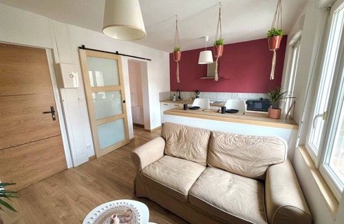 Calais Apartment | L'hibiscus