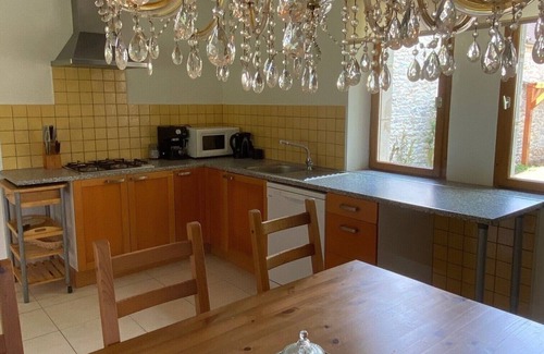 Degagnac House | L'hirondelle, Ruime Geschakelde Bungalow met Privé Terras en Tuin met Zwembad