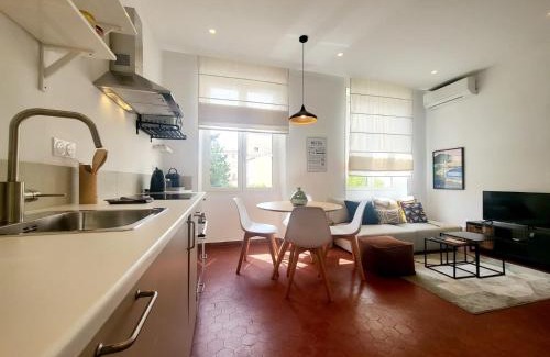 Antibes Old Town Apartment | L'Isnard 1er - Au coeur dAntibes