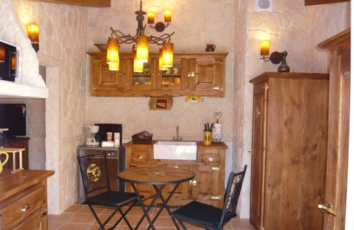 Arles Apartment | L'Oasis - a little paradise in Provence, big terrace and pool