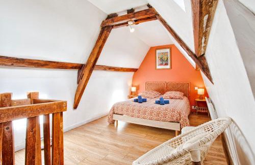 Haie Vigne Apartment | L'Oasis - Chaleureux duplex - Centre Ville de Caen