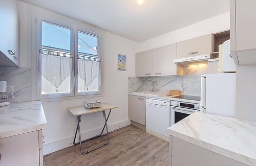 Vaux-sur-Mer Apartment | L'Océan by Interhome