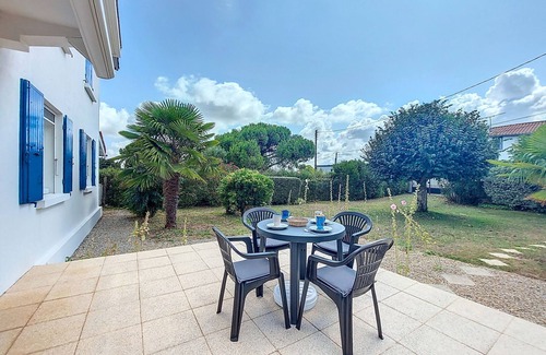 Vaux-sur-Mer Apartment | L'Océan by Interhome