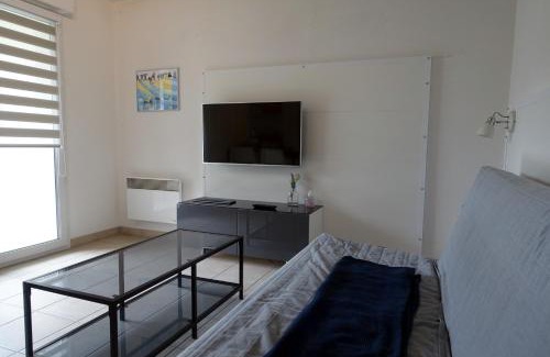 Pont-l'Abbe Apartment | L'Océanide - Appartement avec balcon-terrasse et parking privé