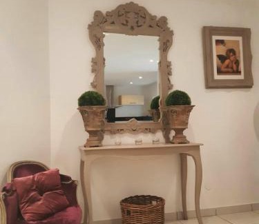 Bessan Apartment | L'Olivier - Centre village - Au calme