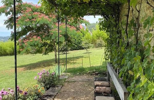 Bezenac House | L'Olmède, a beautiful property with charm, large park with trees and private pool