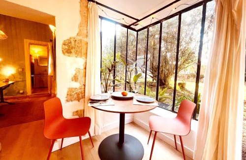 Costieres House | *L'Orangeraie* Maison avec jardin, tennis, parking