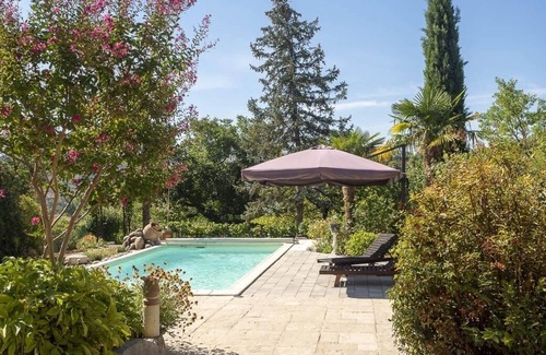 Sigonce House | L'Oustaou, house sleeping 8 with private swimming pool.