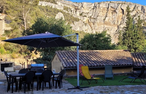 Fontaine-de-Vaucluse House | L'Oustau de Laëtitia Welcome Animals