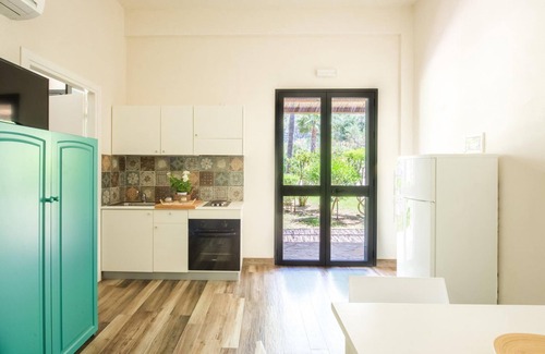 Castellammare del Golfo Apartment | L Ulivo Blu - One-bedroom With Garden