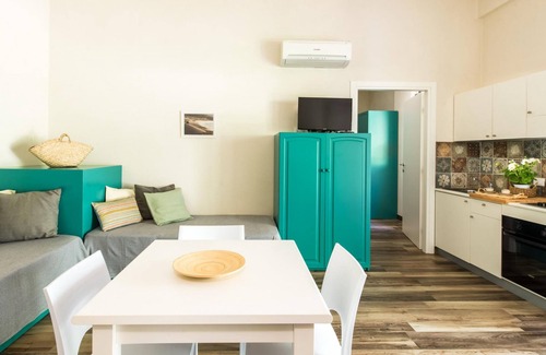 Castellammare del Golfo Apartment | L Ulivo Blu - One-bedroom With Garden