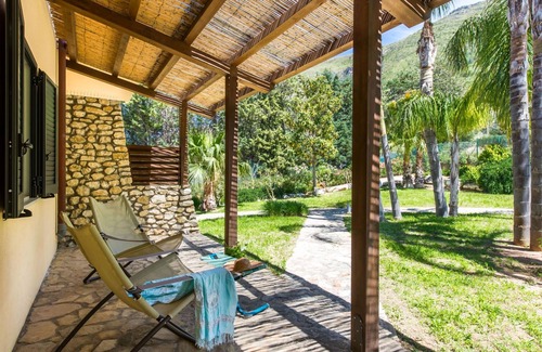 Castellammare del Golfo Apartment | L Ulivo Blu - One-bedroom With Garden