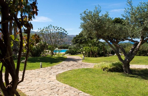 Castellammare del Golfo Apartment | L Ulivo Blu - One-bedroom With Garden