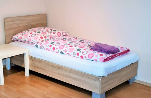 Leverkusen Apartment | L06 beautiful 3 room apartment in Leverkusen Schlebusch with free W-LAN
