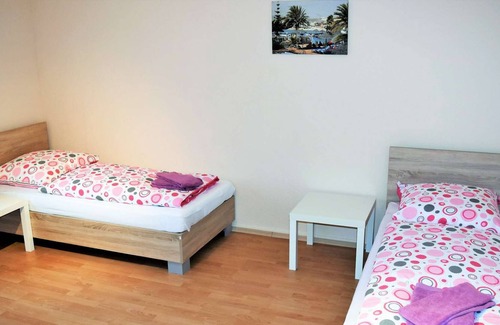 Leverkusen Apartment | L06 beautiful 3 room apartment in Leverkusen Schlebusch with free W-LAN