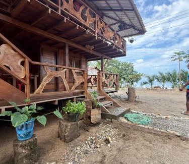 Nuqui Cabin | La Bamba