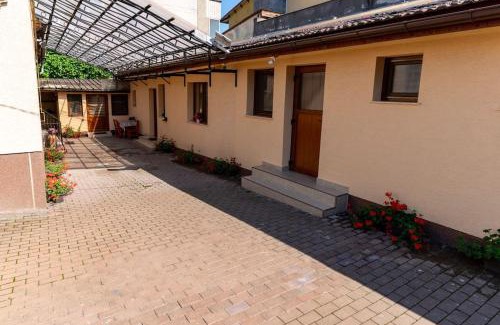 Hunedoara Apartment | La Bebe 3