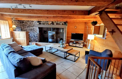 Besse-en-Chandesse House | "La Belle Étape": Character house in the heart of the Sancy massif