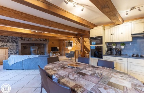 Besse-en-Chandesse House | La belle étape - BESSE AND SAINT ANASTAISE