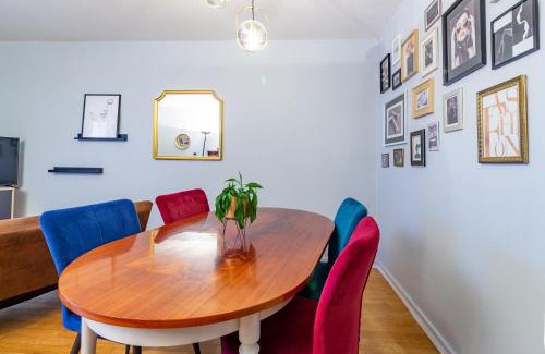 Saint-Andre-les-Vergers Apartment | La Belle De Nuit