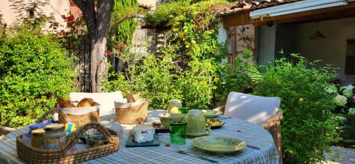 Claviers Bed & Breakfast | La Belle Histoire