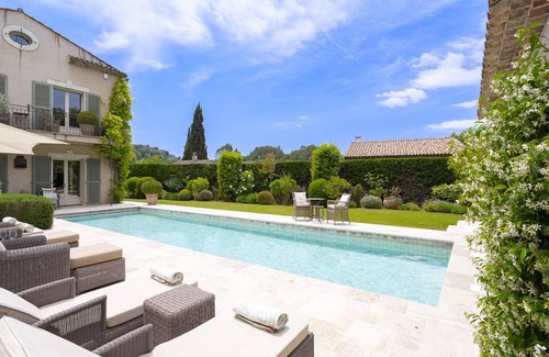 Valbonne Villa | La Belle Vie - walking distance to village